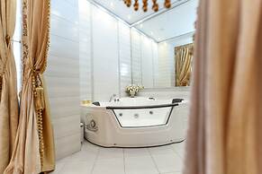 Boutique Hotel Monarch