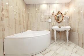 Boutique Hotel Monarch