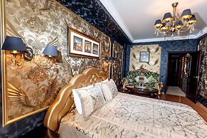 Boutique Hotel Monarch