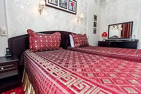 Boutique Hotel Monarch
