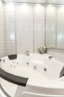 Boutique Hotel Monarch