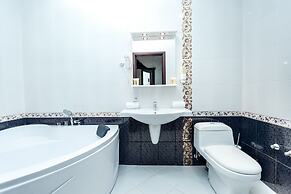 Boutique Hotel Monarch