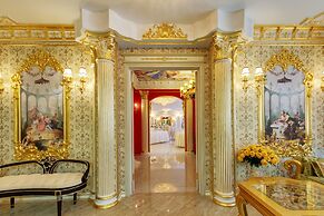 Boutique Hotel Monarch