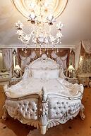 Boutique Hotel Monarch