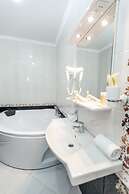 Boutique Hotel Monarch