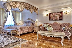 Boutique Hotel Monarch
