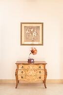 Dinh Elegant Hanoi Hotel