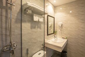 Dinh Elegant Hanoi Hotel