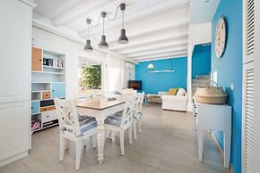 Seabreeze Villa - with Jacuzzi & heated pool