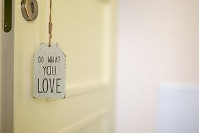 Seabreeze Villa - with Jacuzzi & heated pool