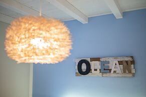 Seabreeze Villa - with Jacuzzi & heated pool