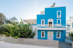 Seabreeze Villa - with Jacuzzi & heated pool