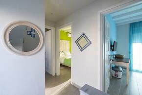 Seabreeze Villa - with Jacuzzi & heated pool