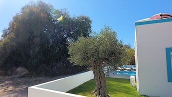 Seabreeze Villa - with Jacuzzi & heated pool