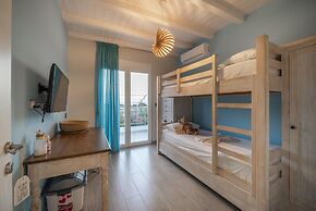 Seabreeze Villa - with Jacuzzi & heated pool