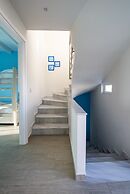 Seabreeze Villa - with Jacuzzi & heated pool