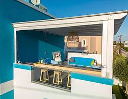 Seabreeze Villa - with Jacuzzi & heated pool