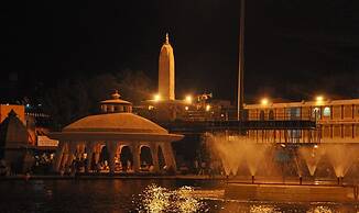 Hotel Pooja International