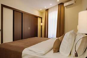 Adagio on Isaak square