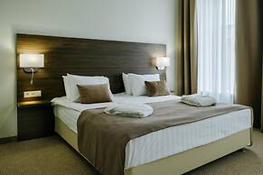 Adagio on Isaak square