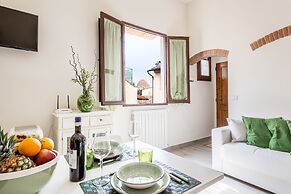 Dreamy Guelfa by Mmega