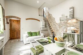 Dreamy Guelfa by Mmega