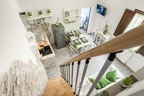 Dreamy Guelfa by Mmega