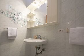 Santa Croce Apartments by Mmega