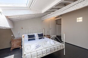 Santa Croce Apartments by Mmega