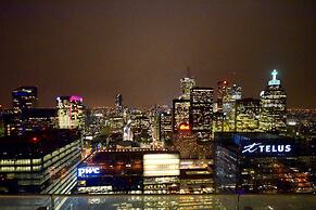 Platinum Suites - Modern Luxury High Rise Condo