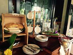 Baan Alisa Bed and Breakfast