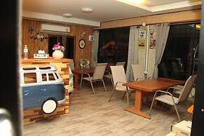 Baan Alisa Bed and Breakfast