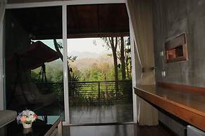 Baan Alisa Bed and Breakfast