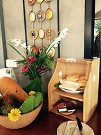 Baan Alisa Bed and Breakfast