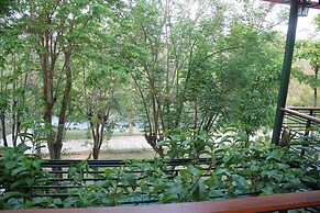 Baan Alisa Bed and Breakfast