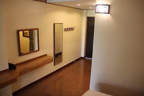 Baan Alisa Bed and Breakfast