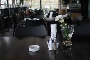 Ankars Suites & Hotel