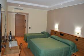 Canadian Hotel