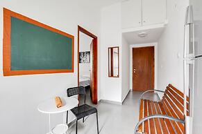 Central Apartment near Bograshov Beach