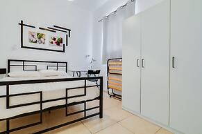 Central Apartment near Bograshov Beach