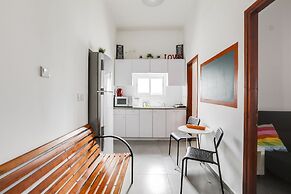 Central Apartment near Bograshov Beach