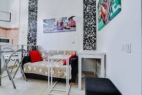 Central Apartment near Bograshov Beach