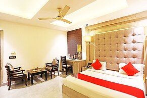 OYO 8902 Hotel Ronald Inn