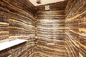 OYO 8902 Hotel Ronald Inn