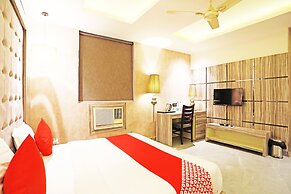 OYO 8902 Hotel Ronald Inn