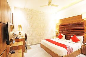 OYO 8902 Hotel Ronald Inn