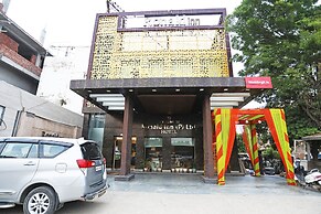 OYO 8902 Hotel Ronald Inn