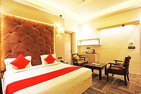 OYO 8902 Hotel Ronald Inn