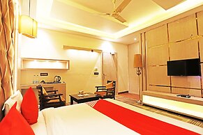 OYO 8902 Hotel Ronald Inn