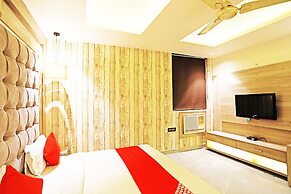 OYO 8902 Hotel Ronald Inn